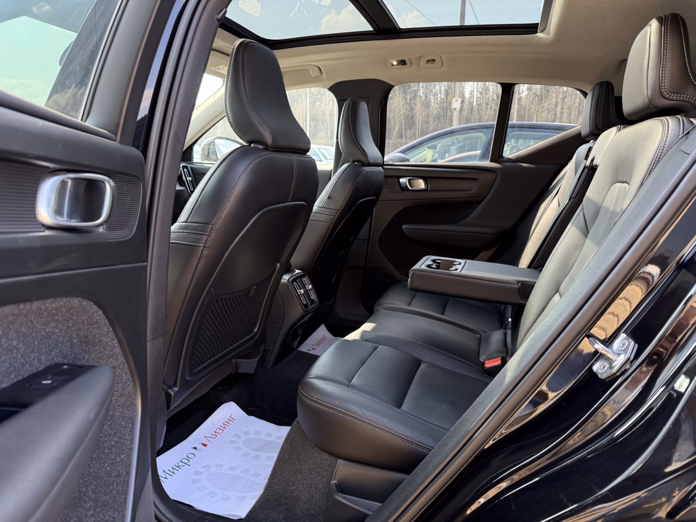 Volvo XC40 фото 12