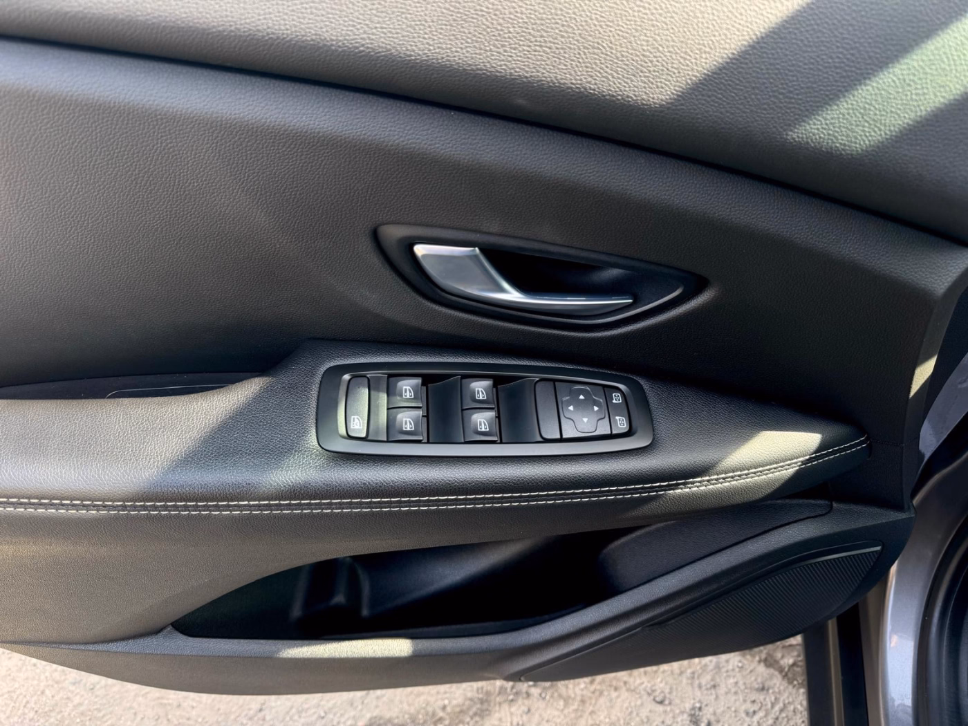 Renault Grand Scenic фото 12