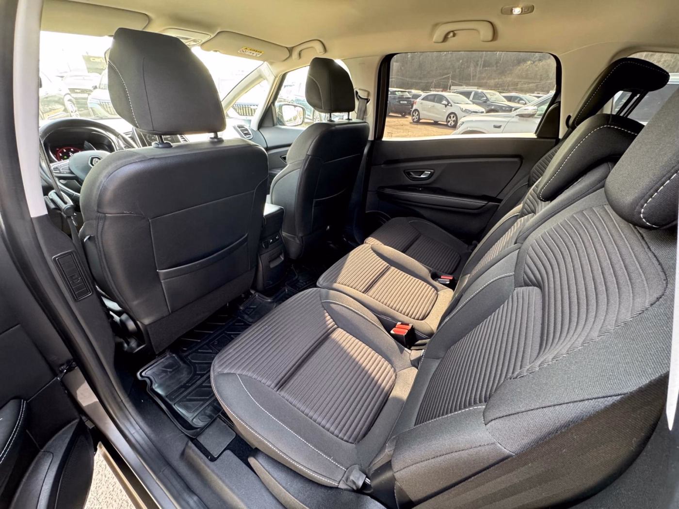 Renault Grand Scenic фото 10