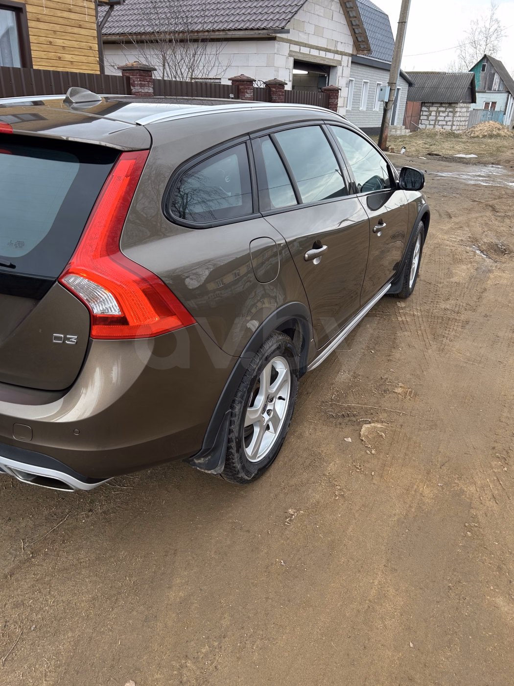 Volvo V60 Cross Country фото 4