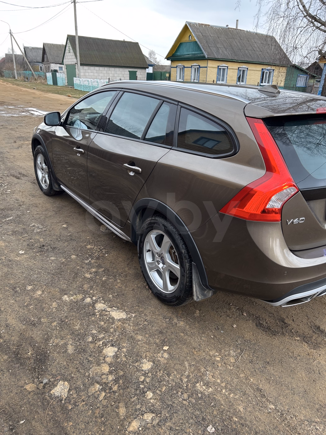 Volvo V60 Cross Country фото 5