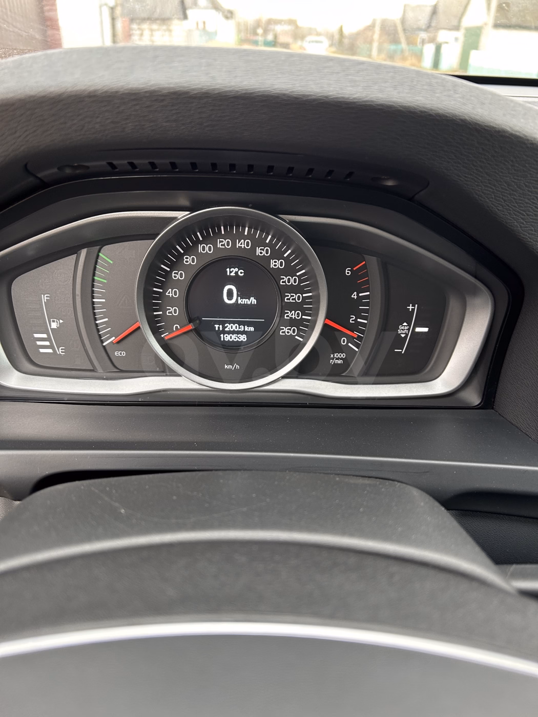 Volvo V60 Cross Country фото 11