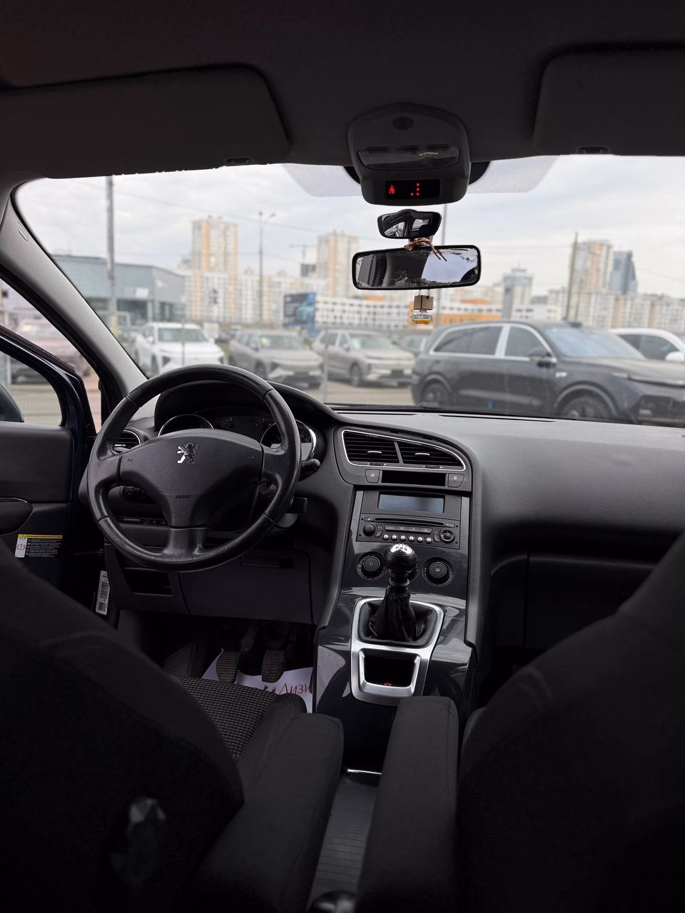 Peugeot 5008 фото 11