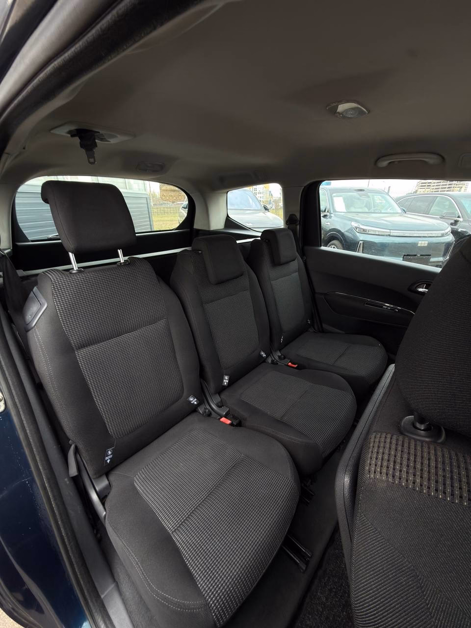 Peugeot 5008 фото 15