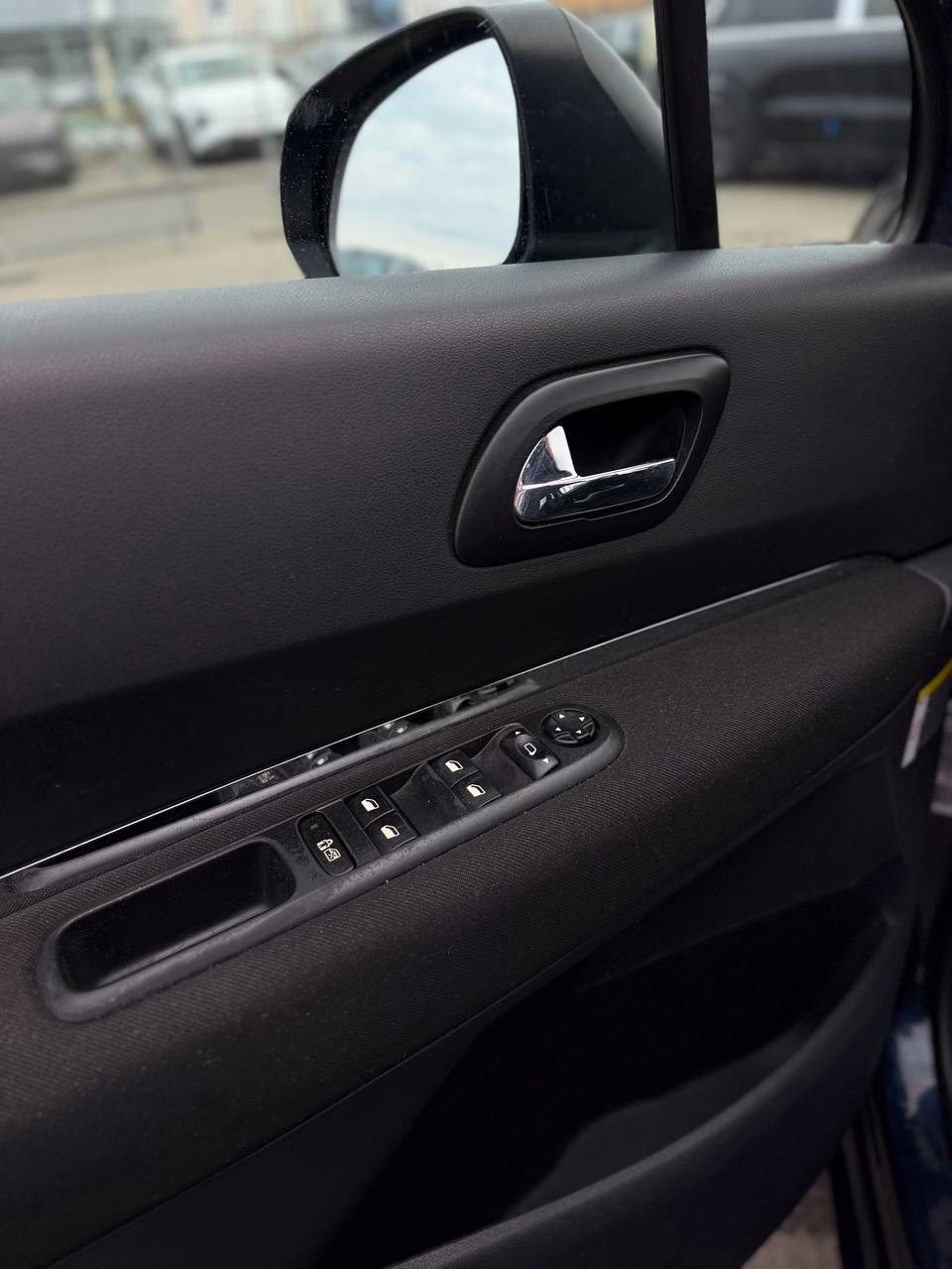 Peugeot 5008 фото 19
