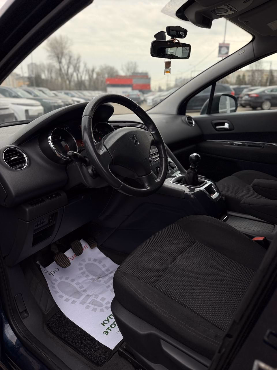 Peugeot 5008 фото 18