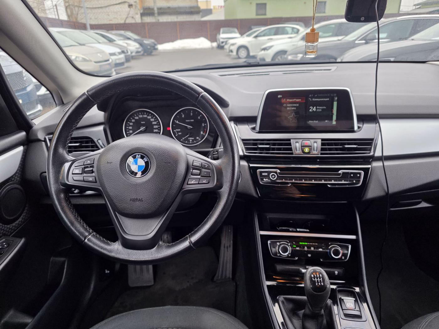 BMW 2 серия Active Tourer фото 17