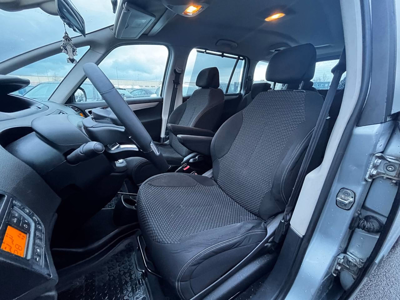 Citroen C4 Grand Picasso фото 16
