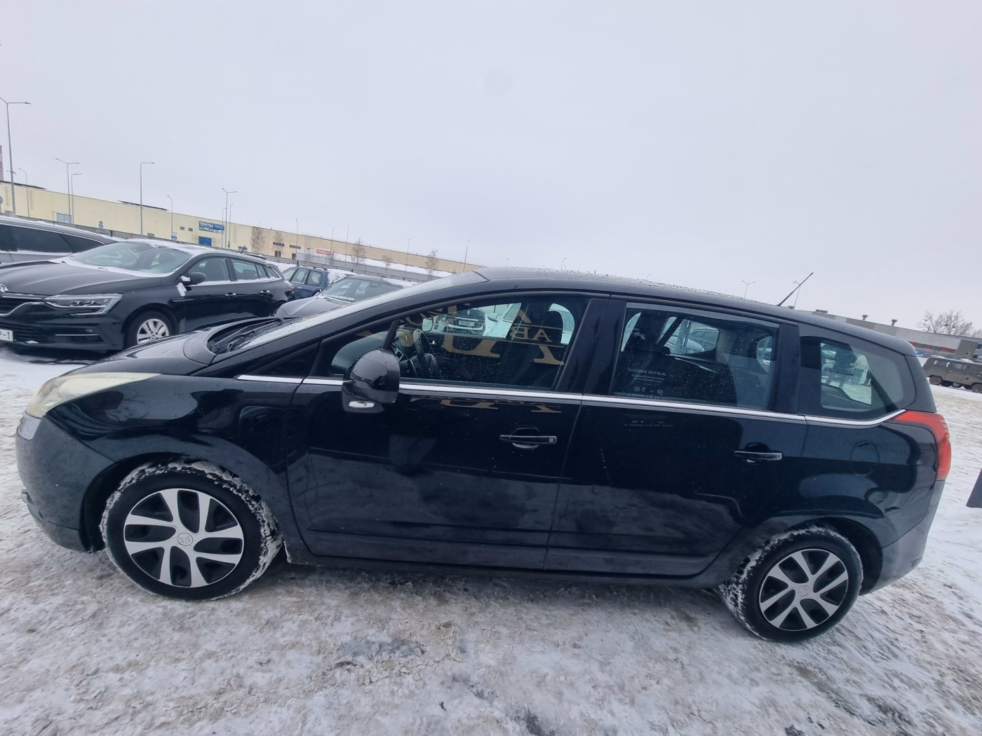 Peugeot 5008 фото 4