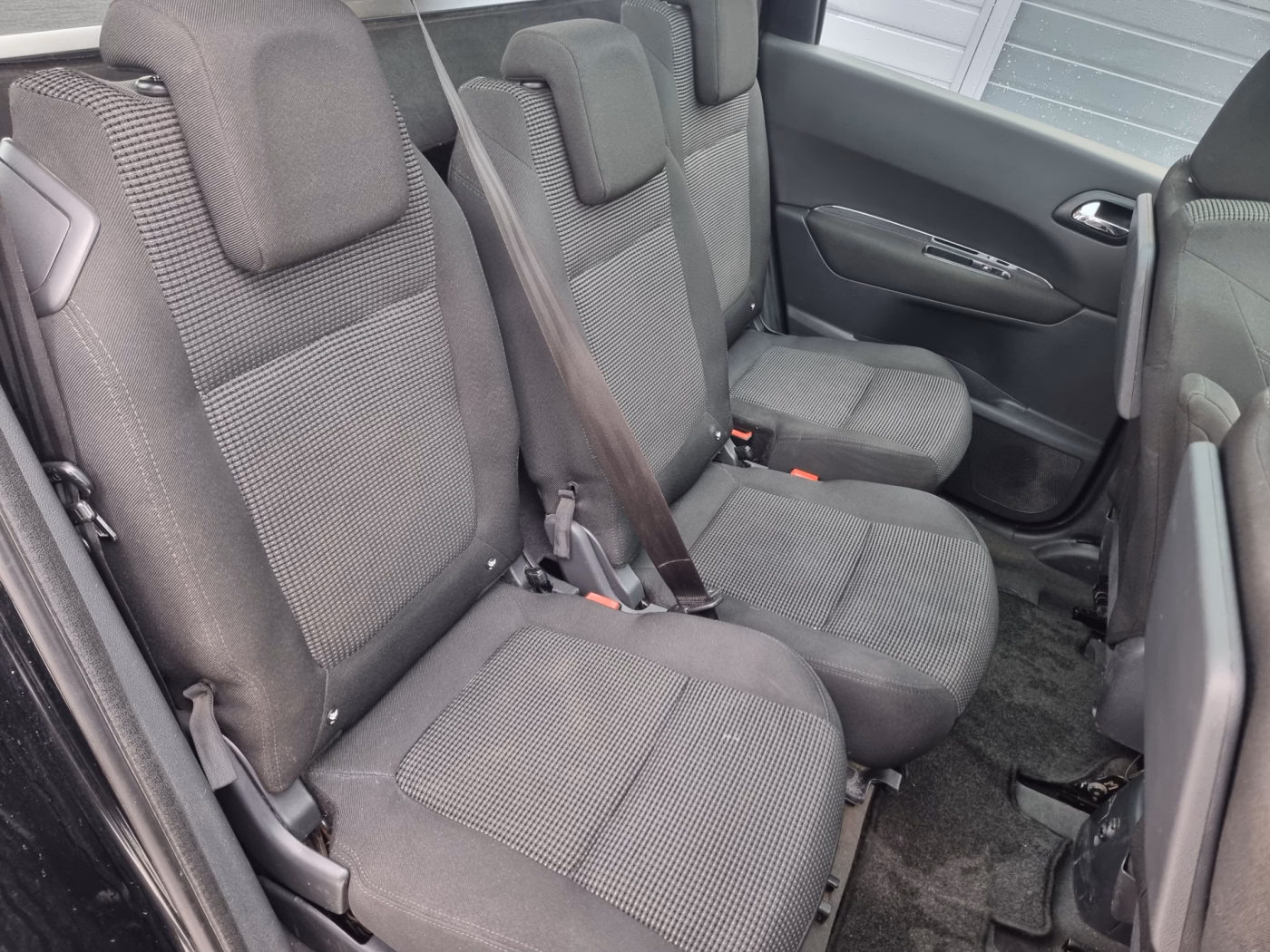 Peugeot 5008 фото 12