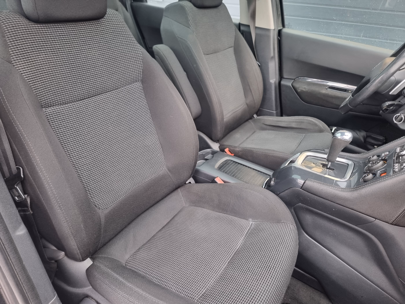 Peugeot 5008 фото 10