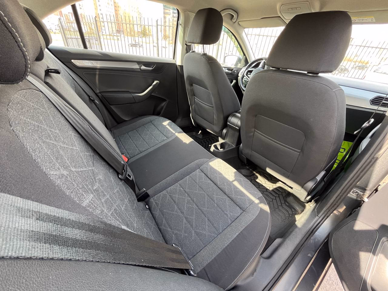 Volkswagen Polo Sedan фото 12