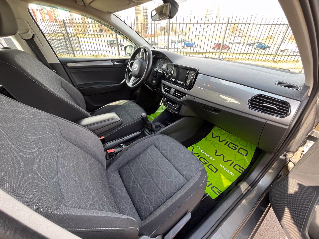 Volkswagen Polo Sedan фото 11