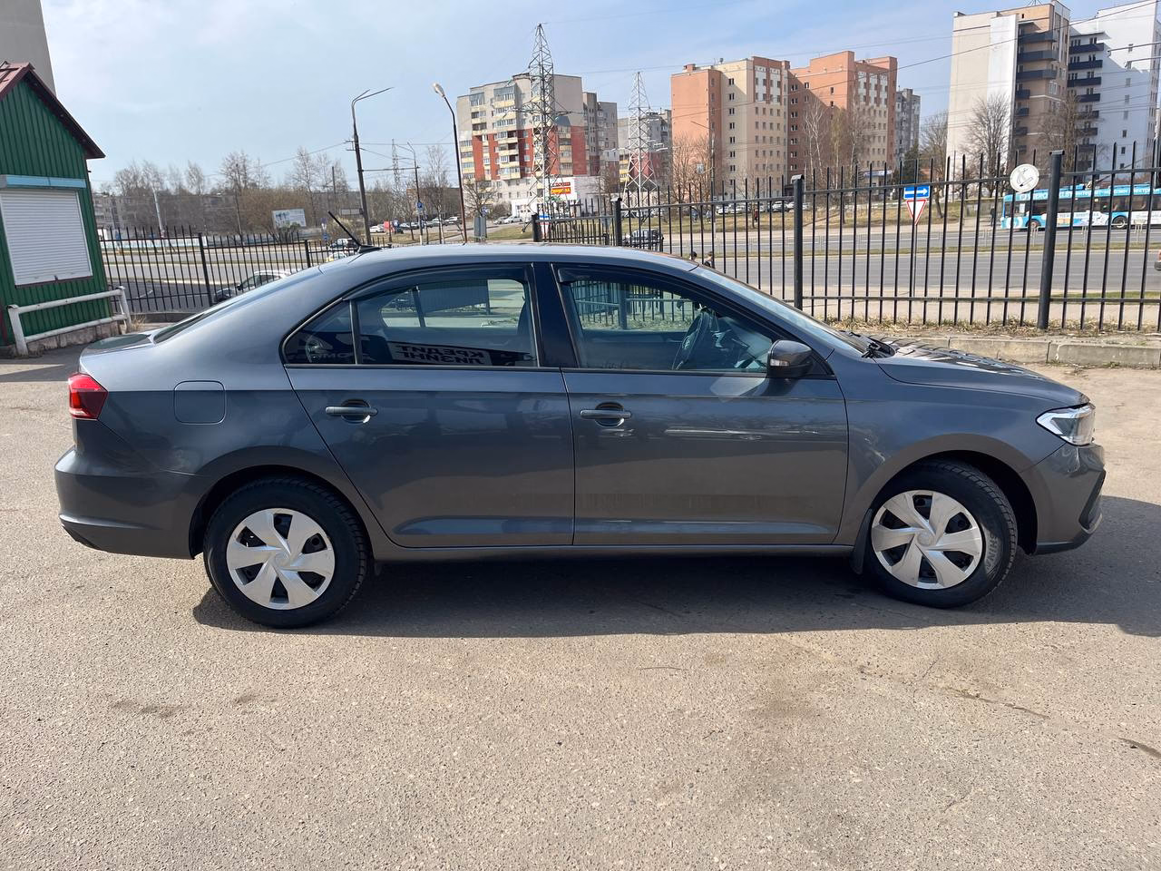Volkswagen Polo Sedan фото 4
