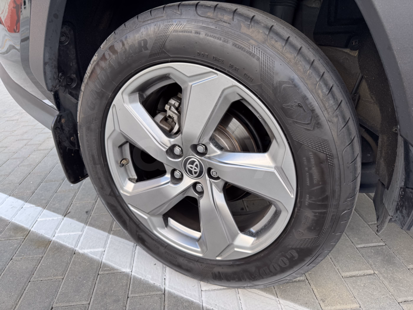 Toyota RAV4 фото 8