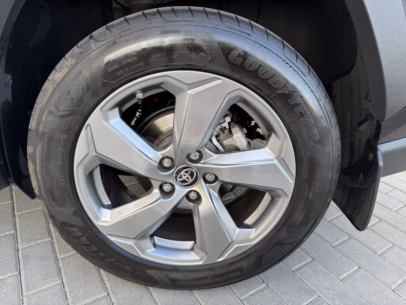 Toyota RAV4 фото 9