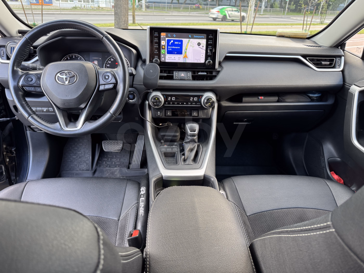 Toyota RAV4 фото 13