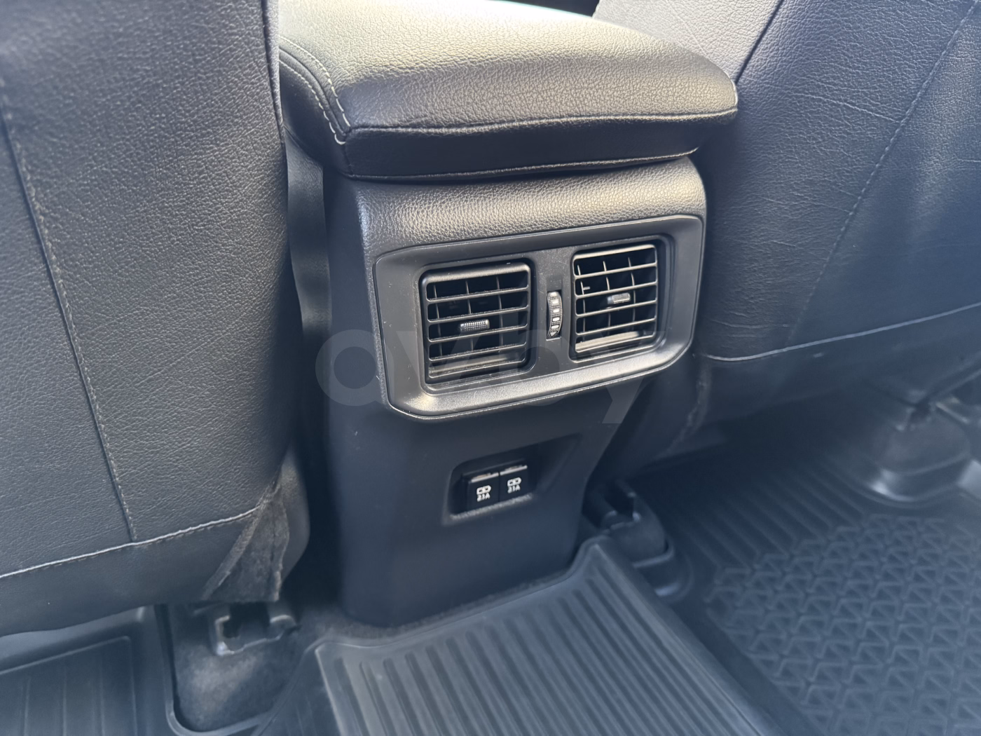 Toyota RAV4 фото 15