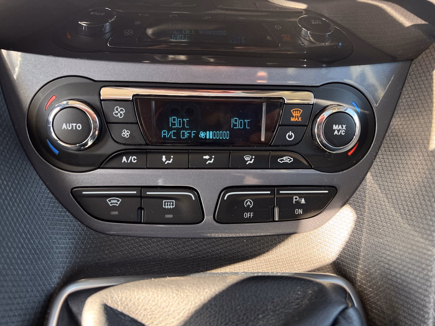 Ford Tourneo Connect фото 14