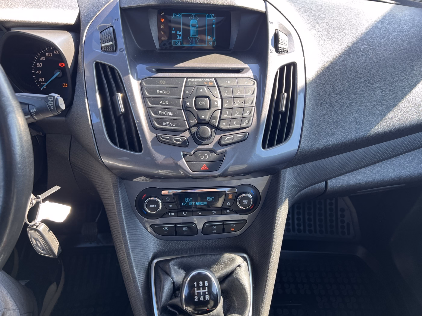 Ford Tourneo Connect фото 13