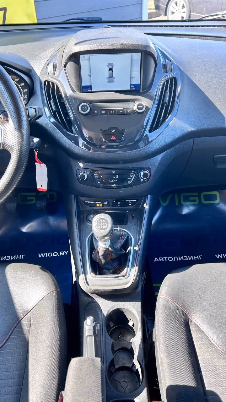 Ford Tourneo Courier фото 18