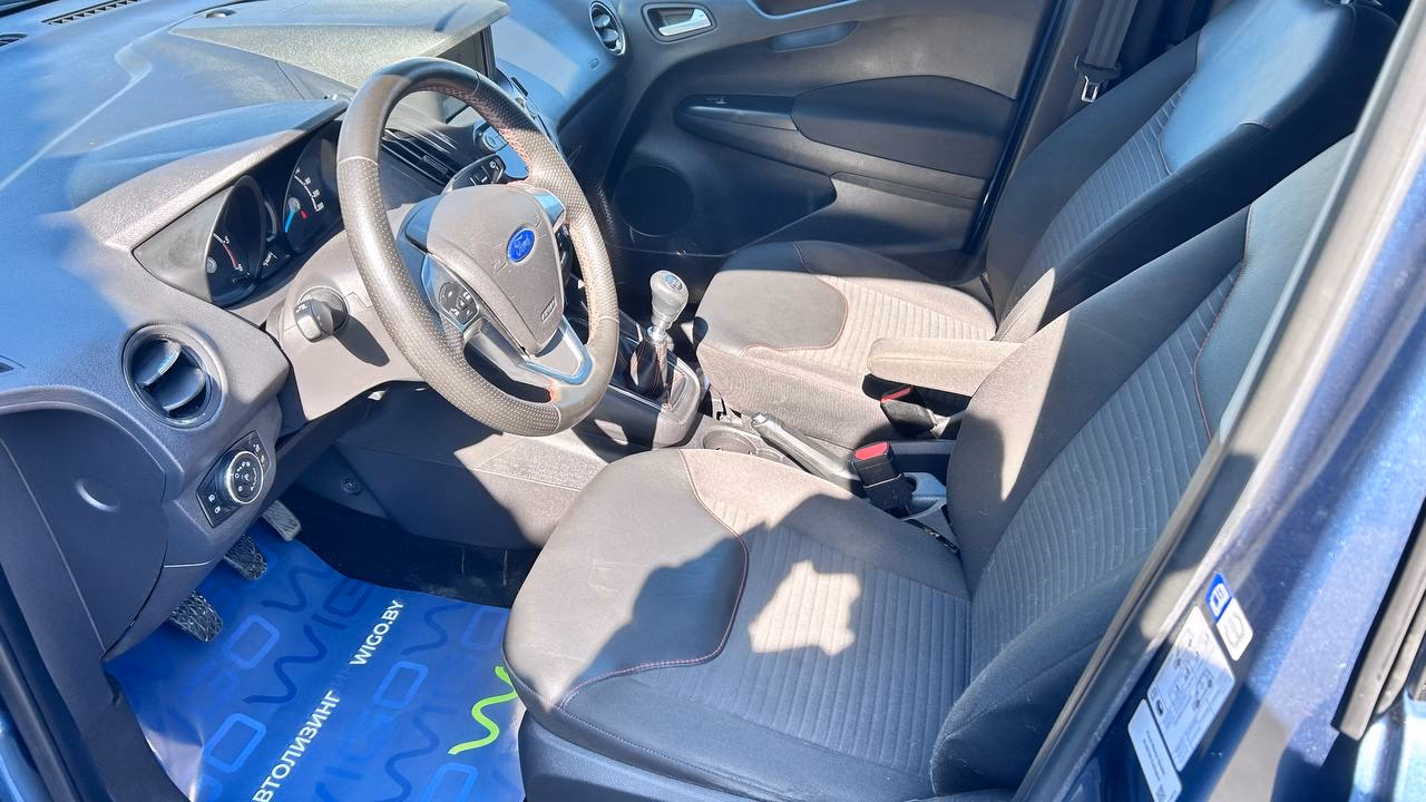 Ford Tourneo Courier фото 9