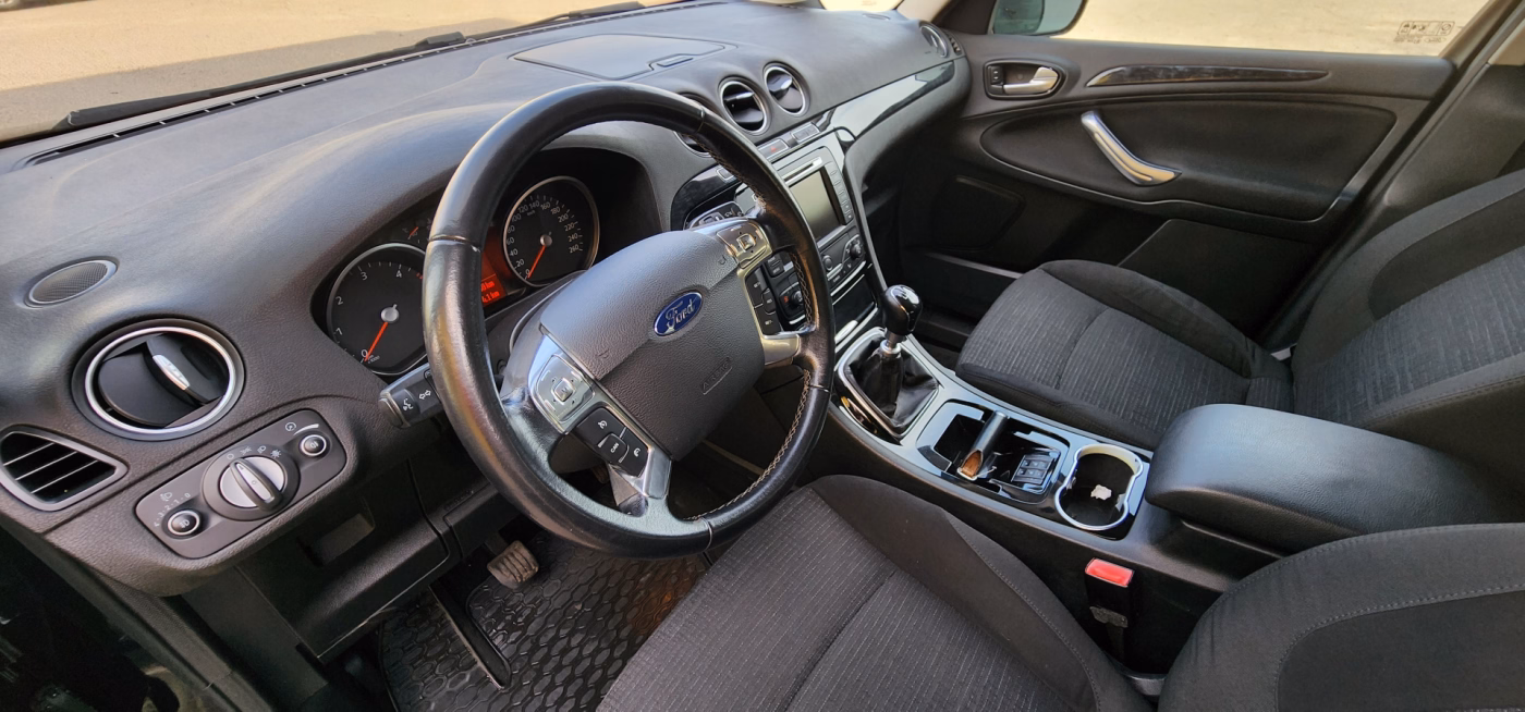 Ford Galaxy фото 15