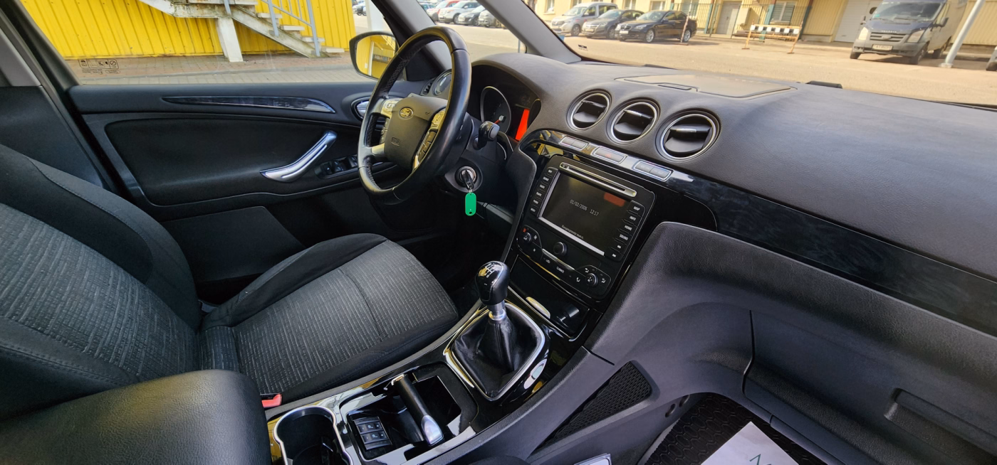 Ford Galaxy фото 13