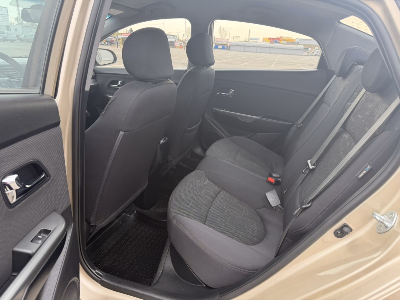 Kia Rio фото 8