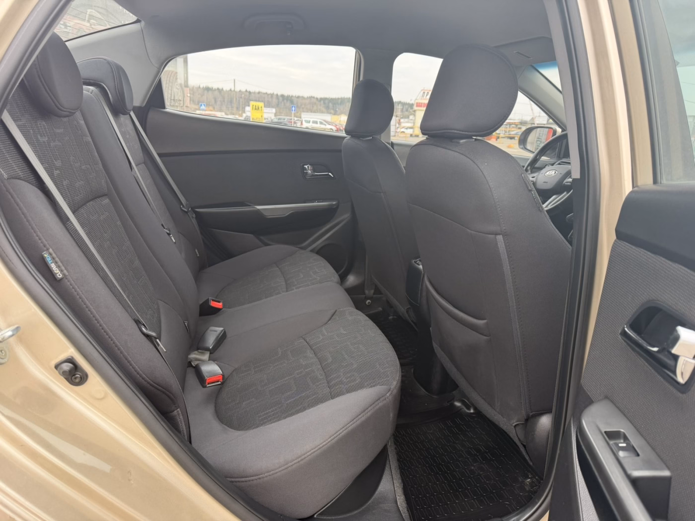 Kia Rio фото 9