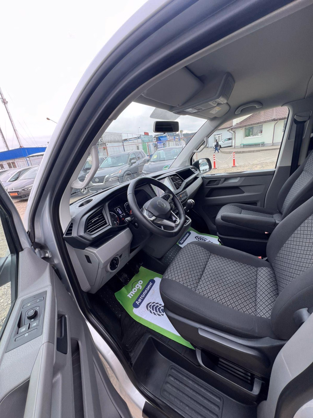 Volkswagen Caravelle фото 8