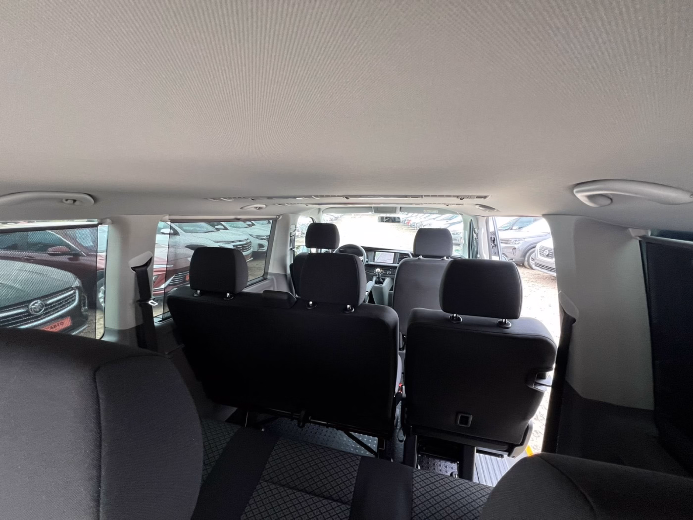 Volkswagen Caravelle фото 11