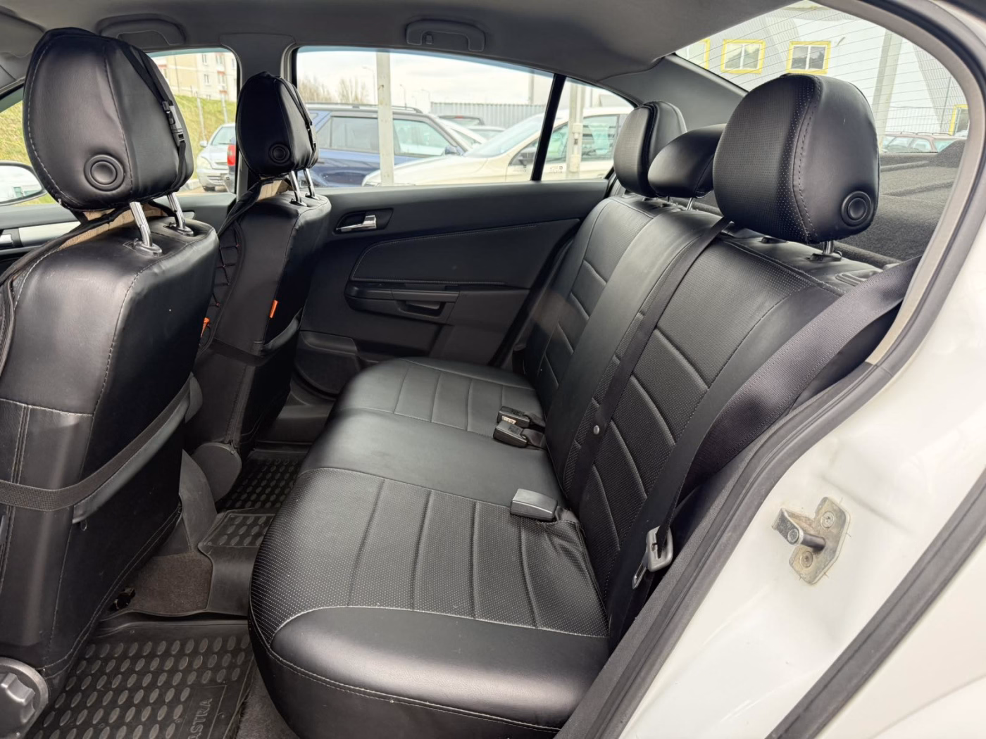 Opel Astra фото 8