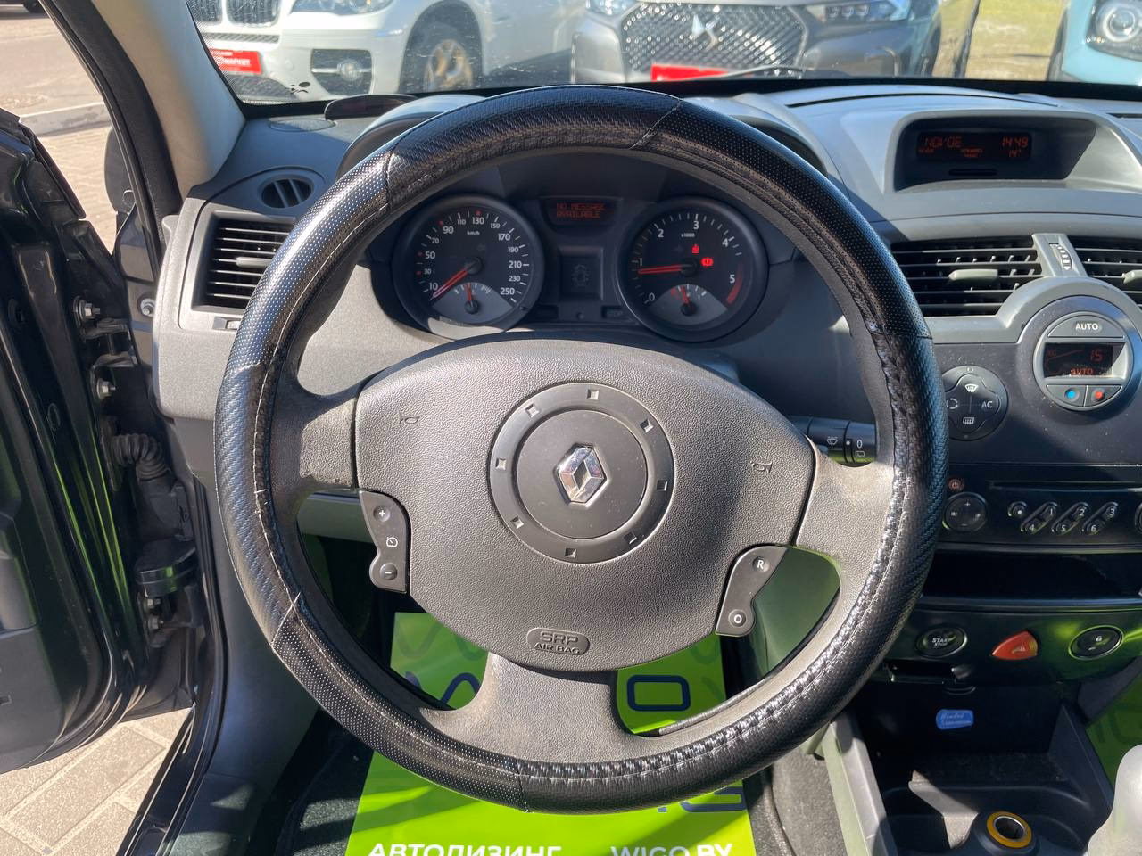 Renault Megane фото 10