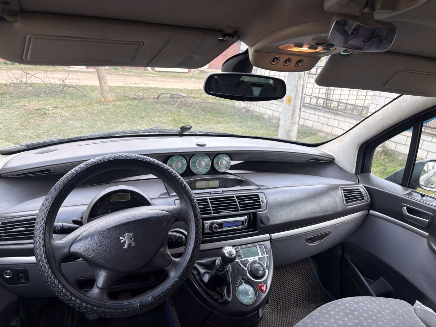 Peugeot 807 фото 12
