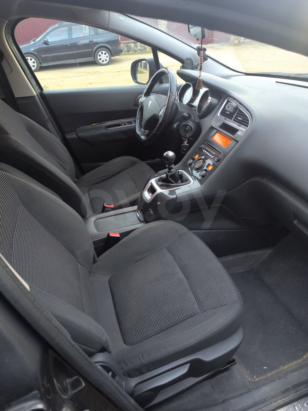 Peugeot 5008 фото 5