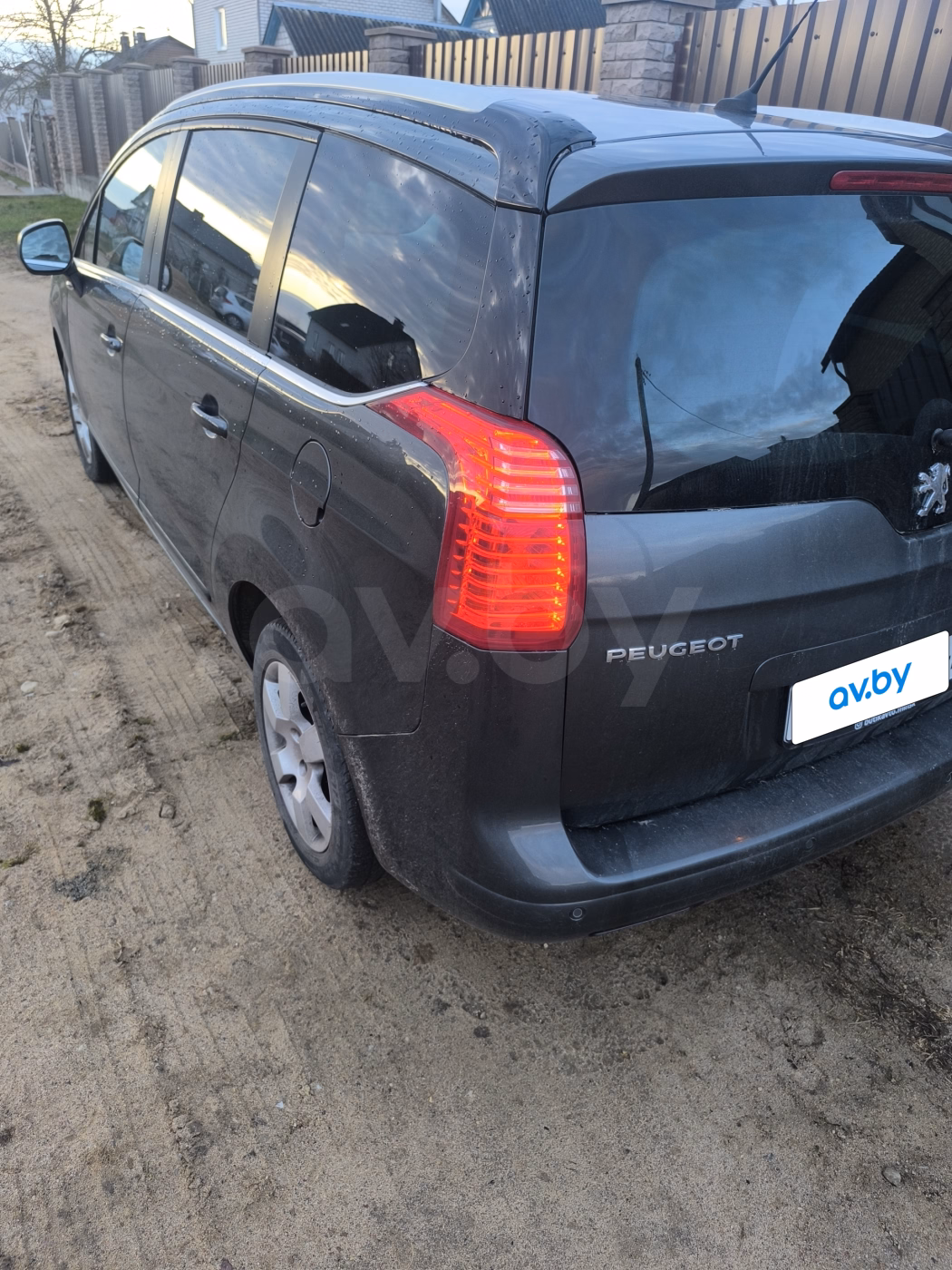Peugeot 5008 фото 3