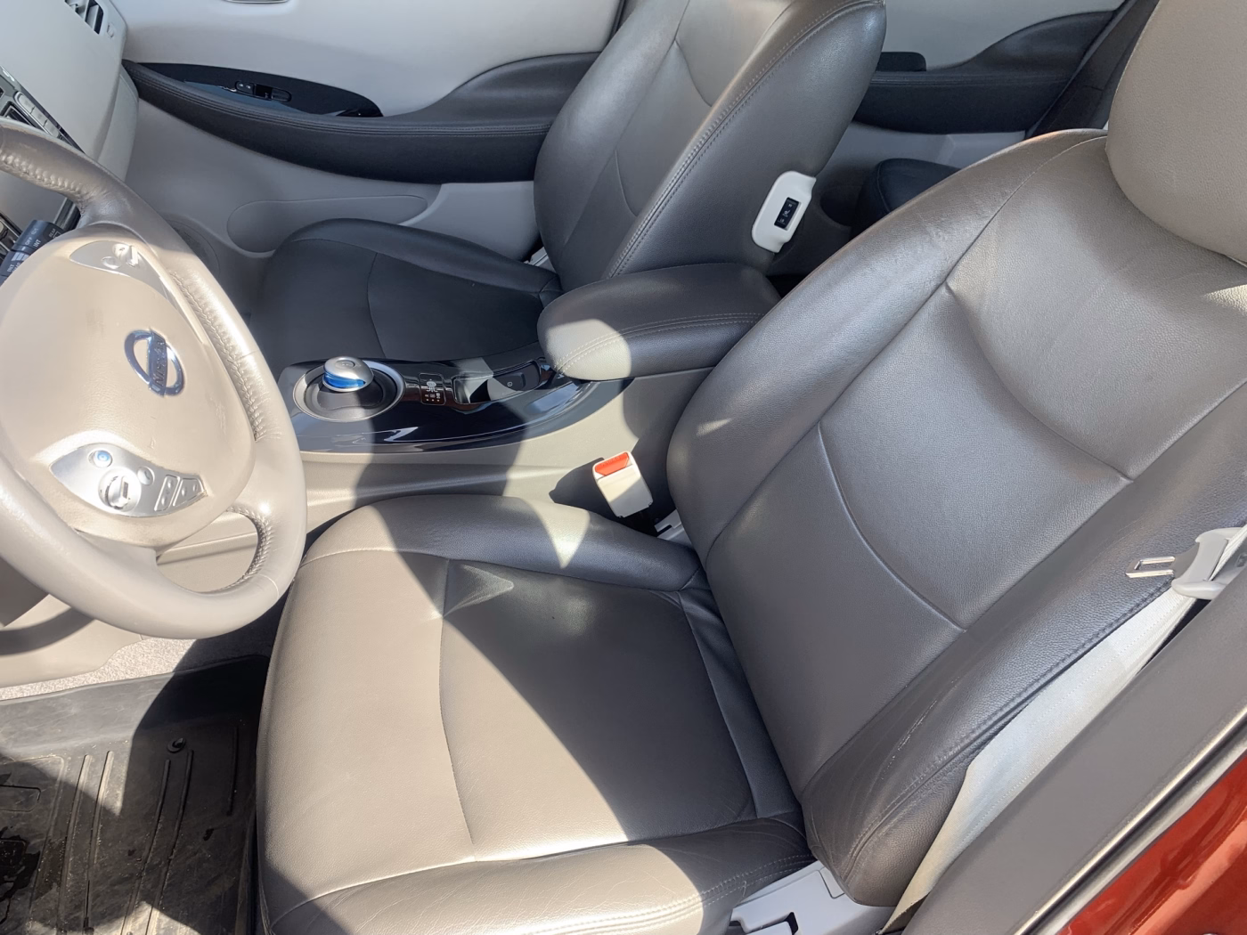 Nissan Leaf фото 12