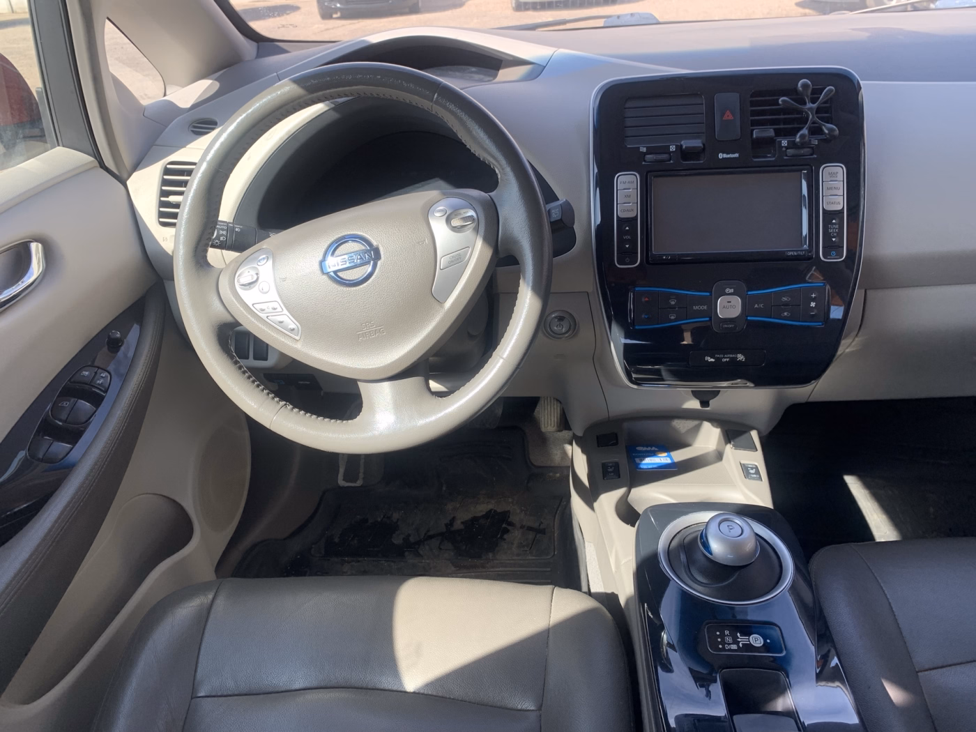 Nissan Leaf фото 10