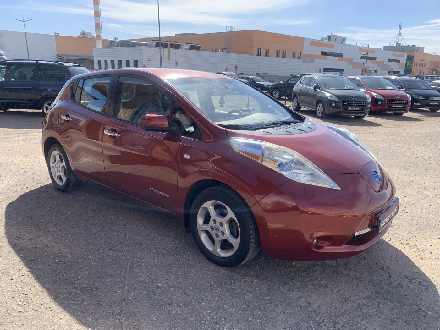 Nissan Leaf фото 2