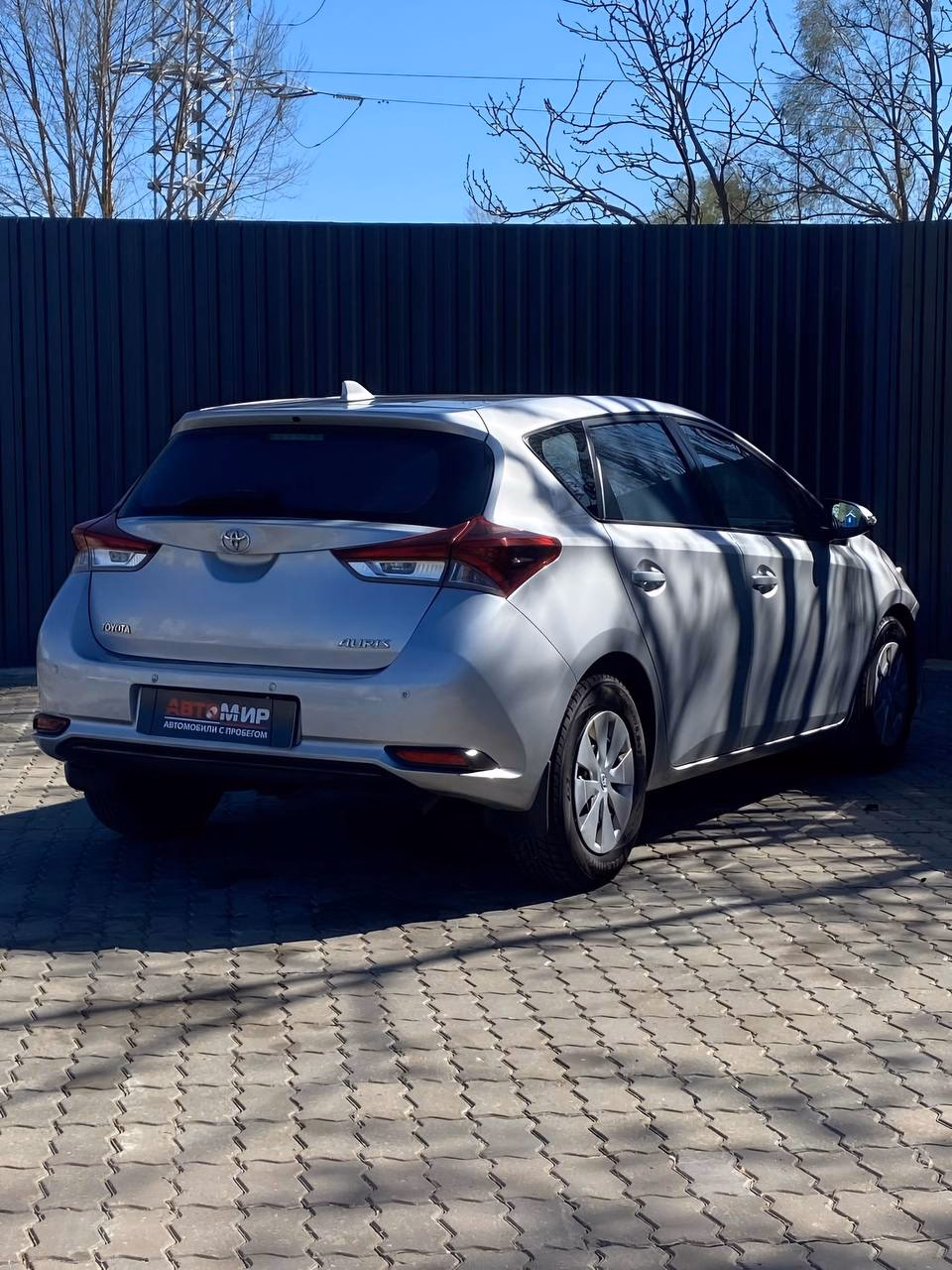 Toyota Auris фото 6