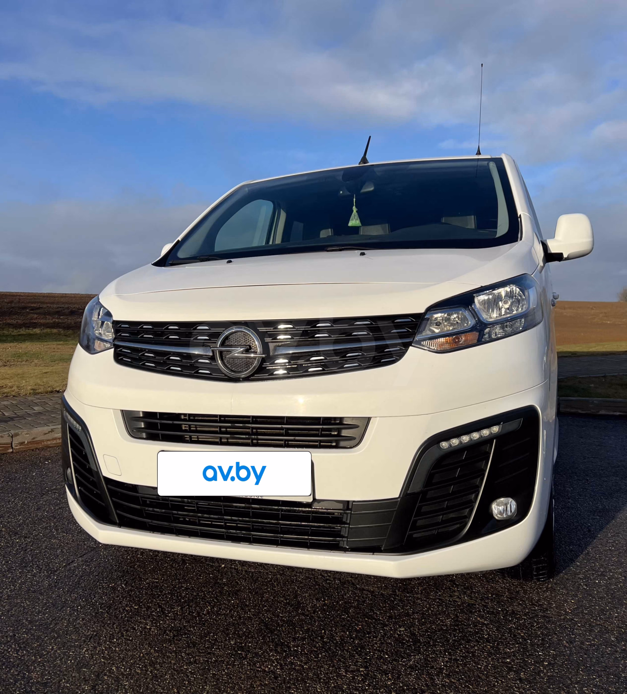 Opel Zafira Life фото 10