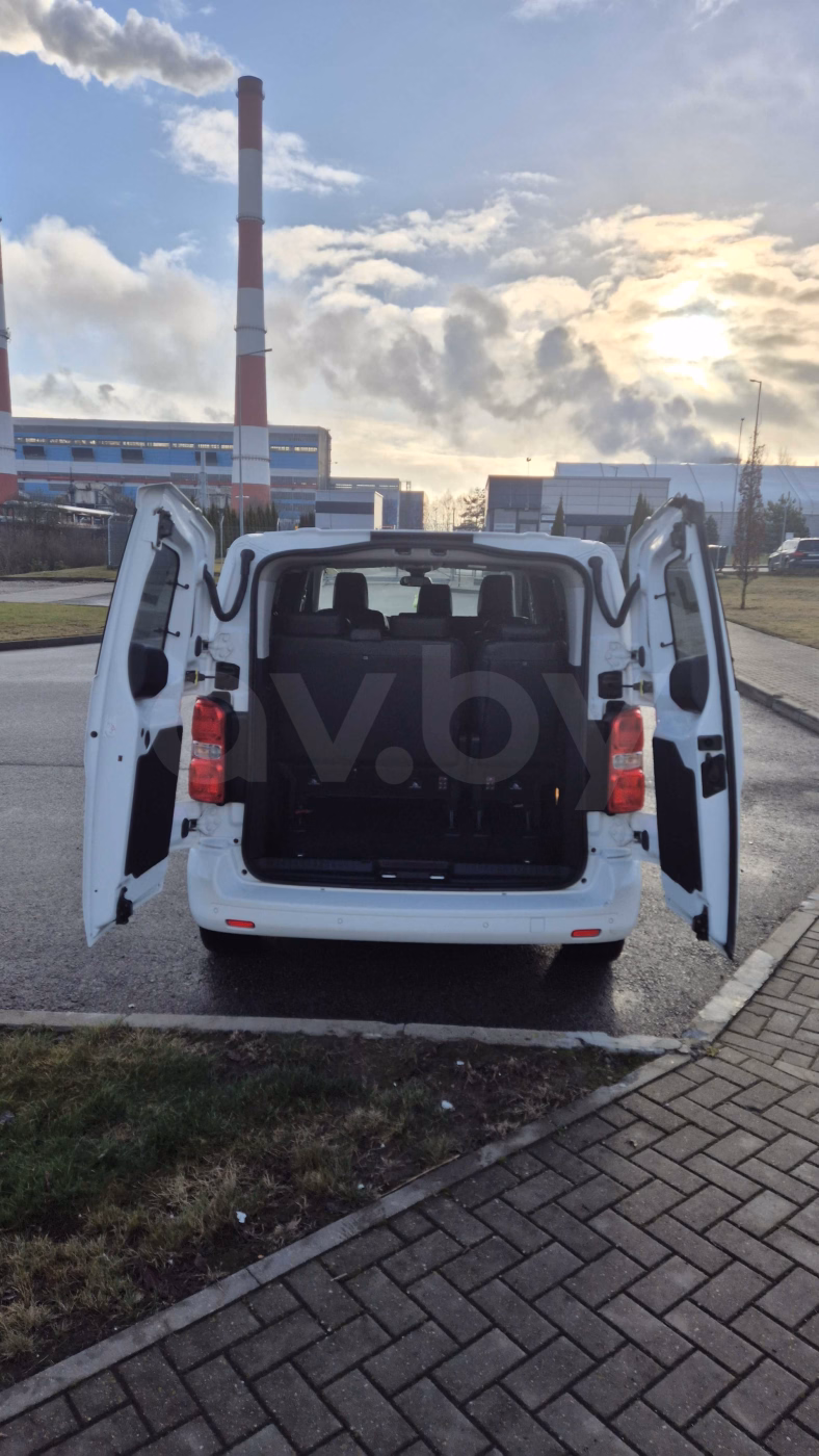 Opel Zafira Life фото 5