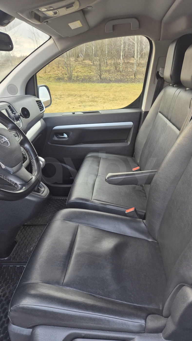 Opel Zafira Life фото 15