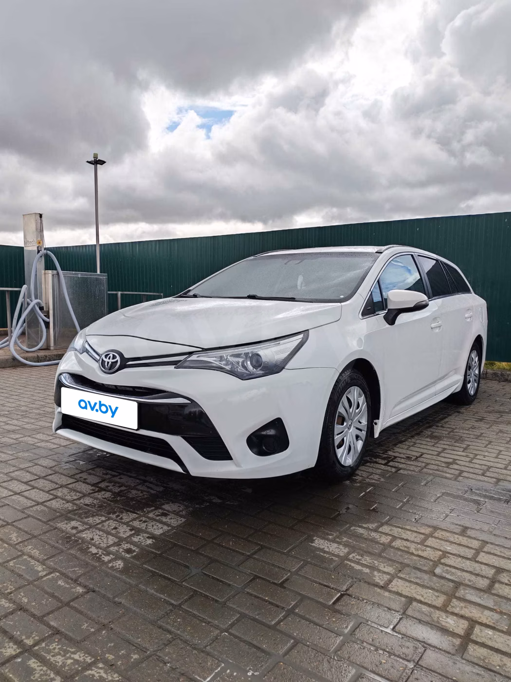 Toyota Avensis фото 3