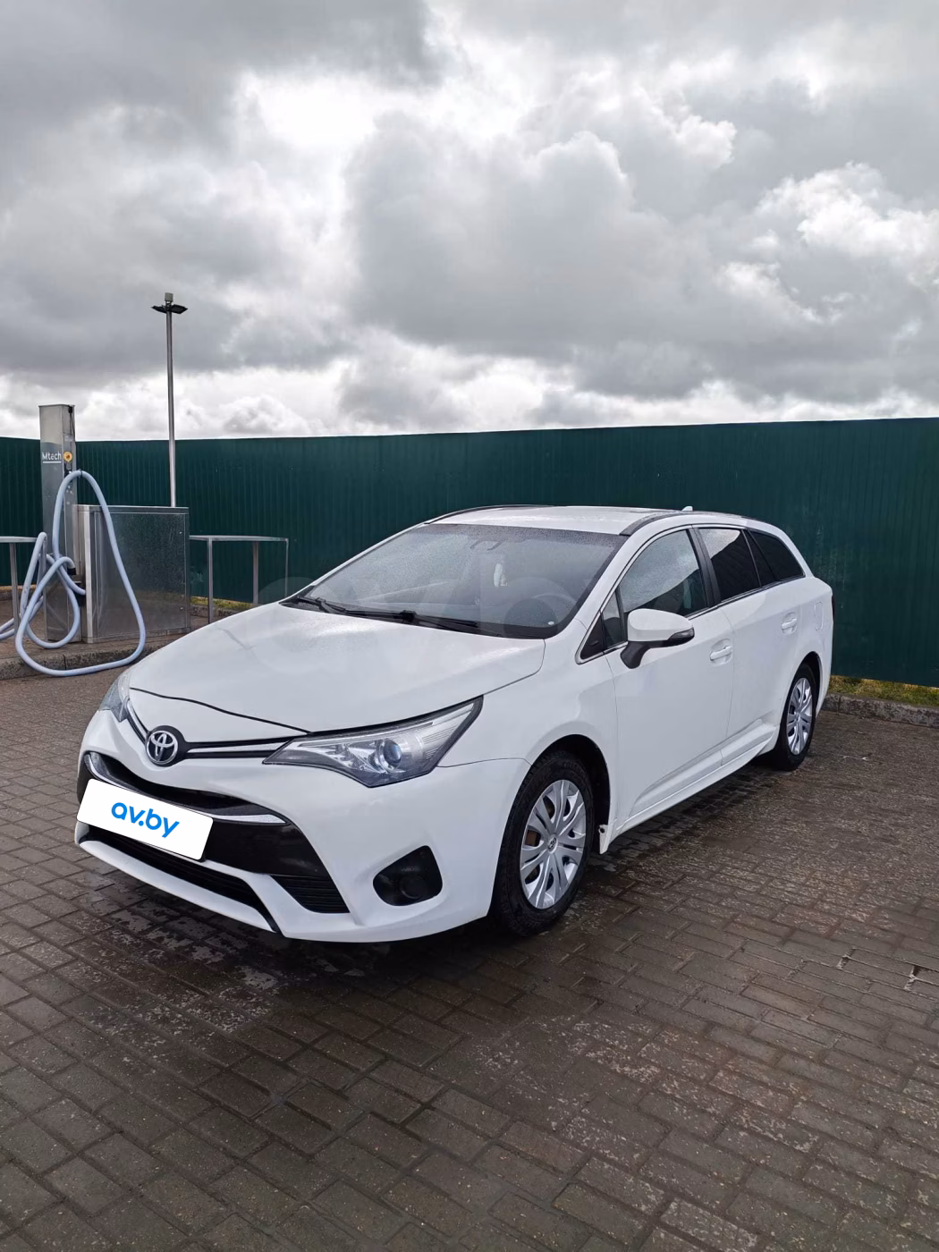 Toyota Avensis фото 2