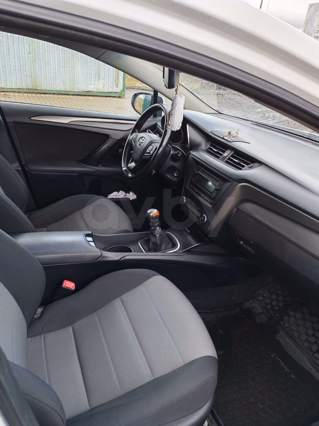 Toyota Avensis фото 15