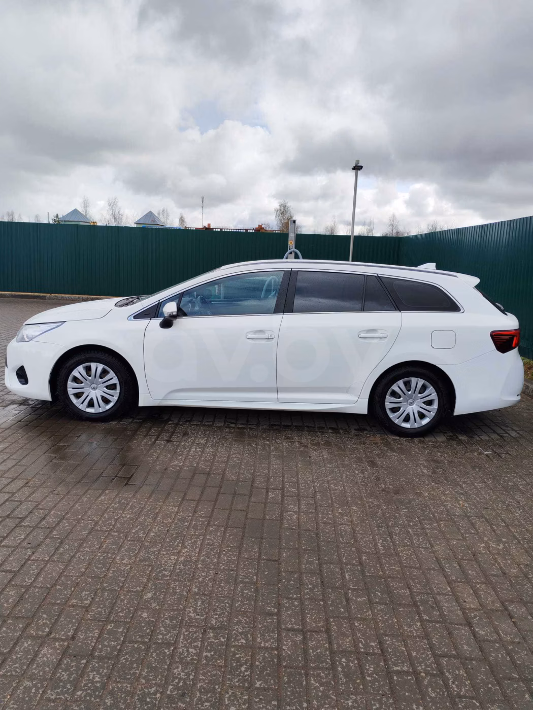 Toyota Avensis фото 5