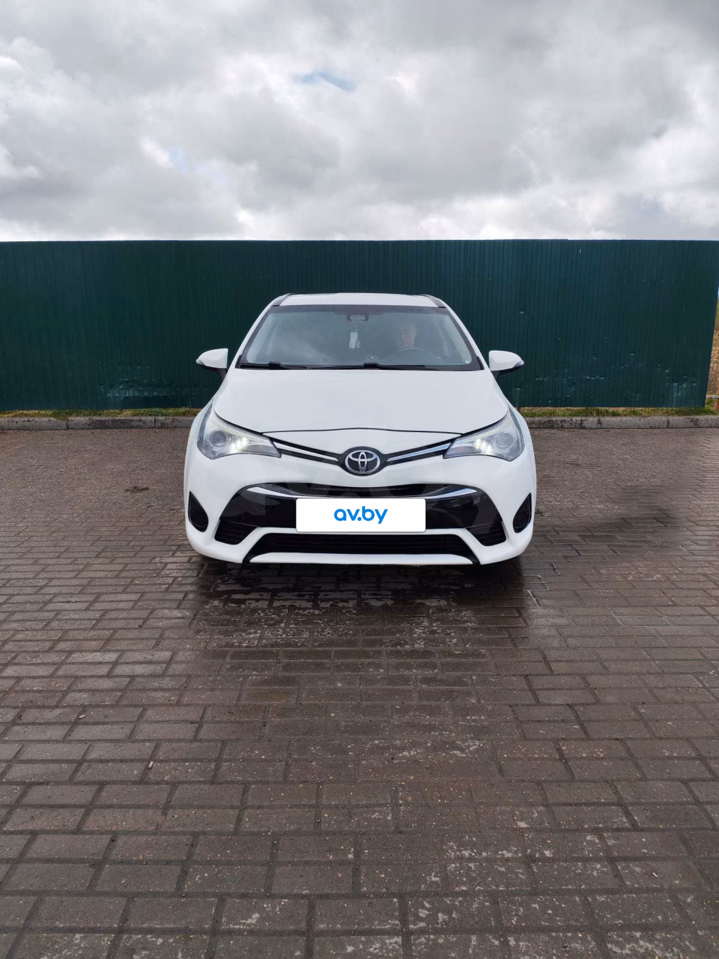 Toyota Avensis фото 9