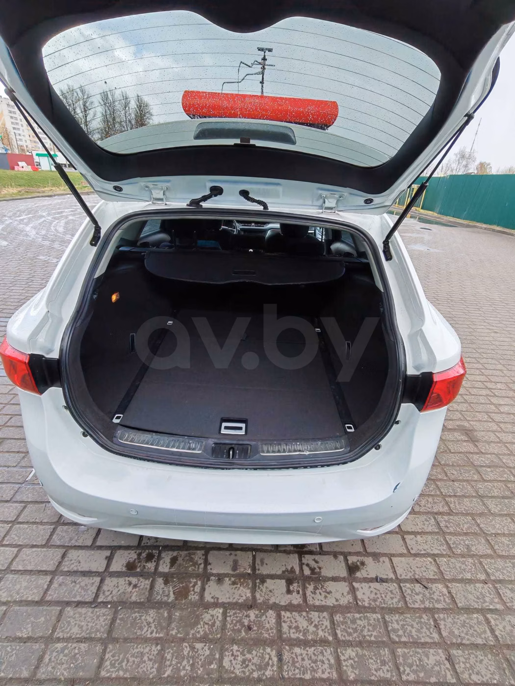 Toyota Avensis фото 10